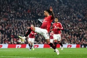 曼联社媒鼓励约罗：约罗是今年欧洲金童奖25位候选之一！👏🔴