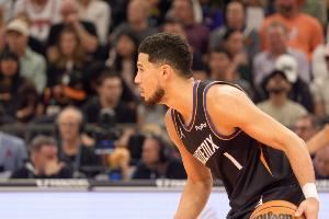 布克:勇士经验丰富会让我们为失误付出代价 我们没执行好计划 布克:勇士经验丰富会让我们为失误付出代价 我们没执行好计划